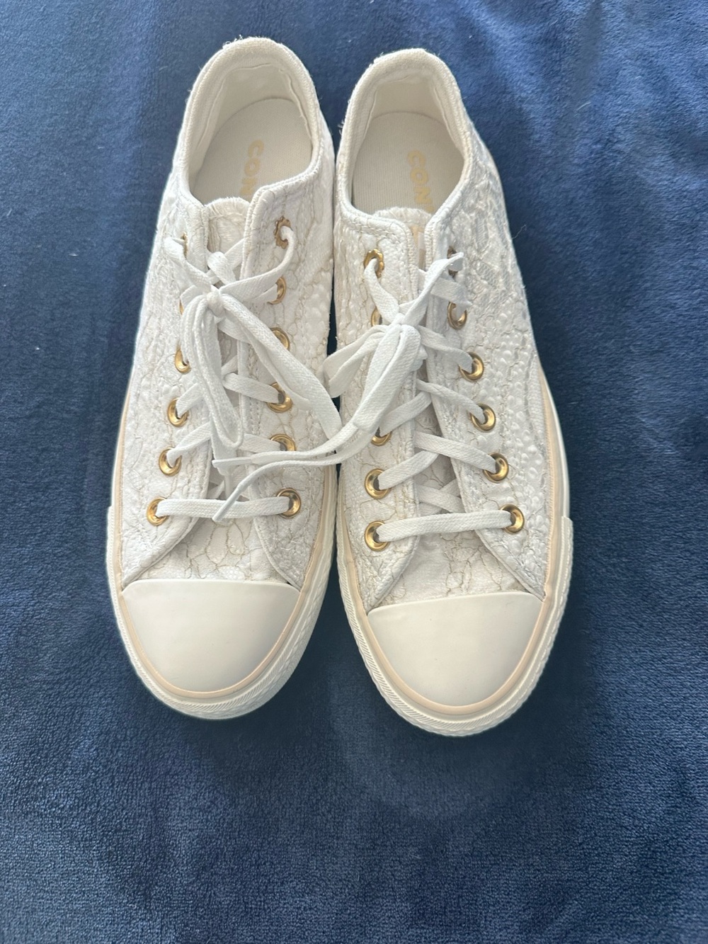 Converse Chuck Taylor All Star Lift Platform Daisy Cord sneakers in women’s 8